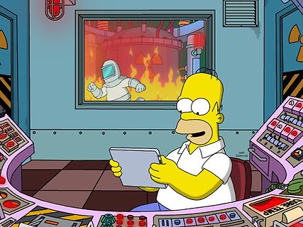 Homer Simpson mit Tablet vor Kernschmelze