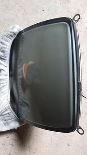Glasplatte mit schwarzem Rahmen
