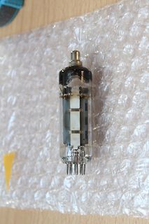 Elektronenröhre auf Luftpolsterfolie