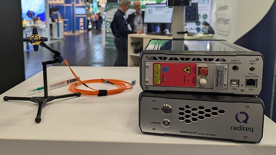 RadiCentre Compact Test System mit Laser-Komponenten