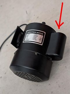 Induktionsmotor mit Typenschild