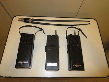 Drei Kaiser CB-II Funkmikrofone mit Antennen