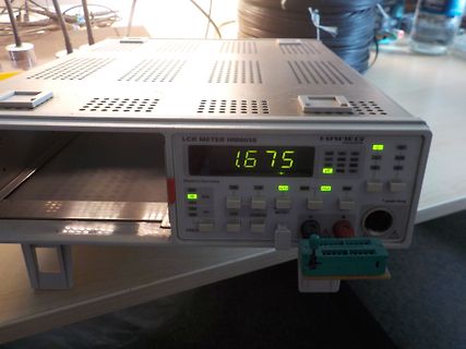 LCR-Meter HM8018 Messwert Anzeige