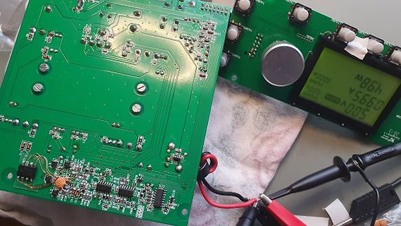 Leiterplatte und elektronisches Messgerät