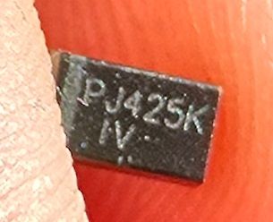 Nahaufnahme einer Bauteilbeschriftung