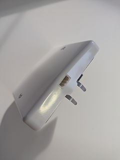 Weißer Netzstecker