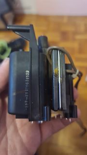 Elektronikbauteil in der Hand
