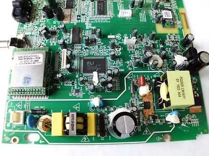 Leiterplatte mit elektronischen Bauteilen und Transformatoren