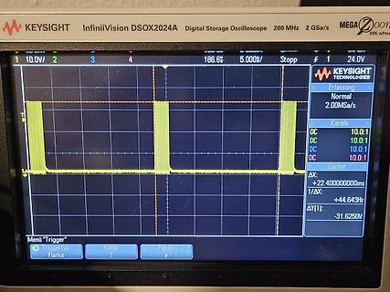 Oszilloskop-Display mit Rechtecksignal