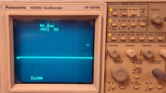 Panasonic VP-5516A Oszilloskop mit Gleichspannung