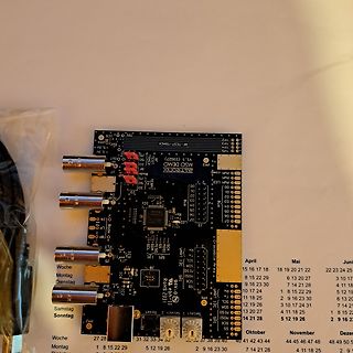 Foto einer Leiterplatte mit Audio-Anschlüssen