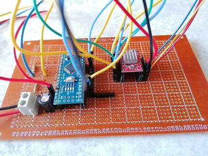 Aufbau auf Lochrasterplatine mit Arduino Nano und Bauteilen