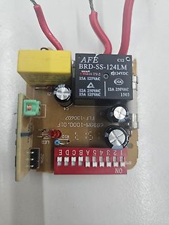 Leiterplatte eines Netzteils mit Bauteilen