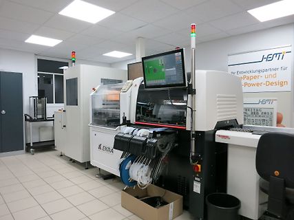 EKRA Siebdruckmaschine in einer Werkstatt