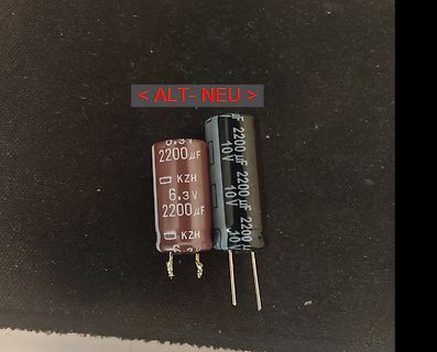Zwei Elektrolytkondensatoren