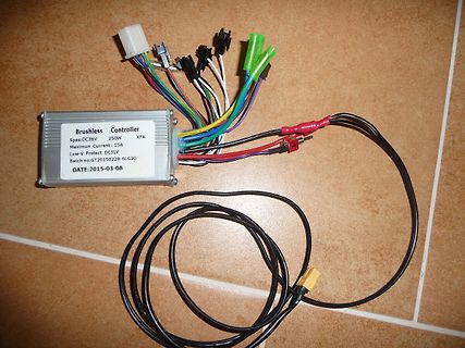 Brushless Controller mit Kabeln