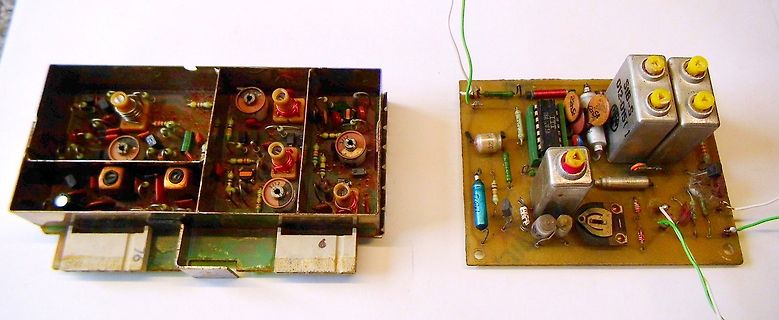 Zwei Leiterplatten mit elektronischen Bauteilen