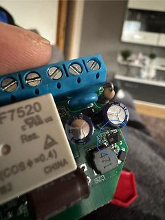 Nahaufnahme einer Leiterplatte mit elektronischen Bauteilen