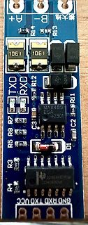 Bestückte Leiterplatte mit RS485-Transceiver und ICs