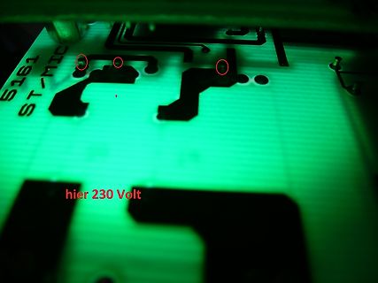 Nahaufnahme einer Leiterplatte mit Beschriftung